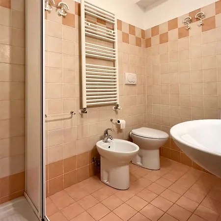 N219 - Numana, Ampio Bilocale In Centro Con Posto Auto *