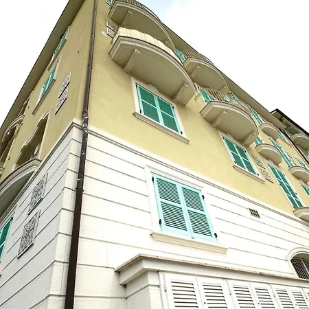 N219 - Numana, Ampio Bilocale In Centro Con Posto Auto Apartman