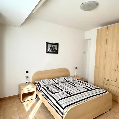 N219 - Numana, Ampio Bilocale In Centro Con Posto Auto Apartman *